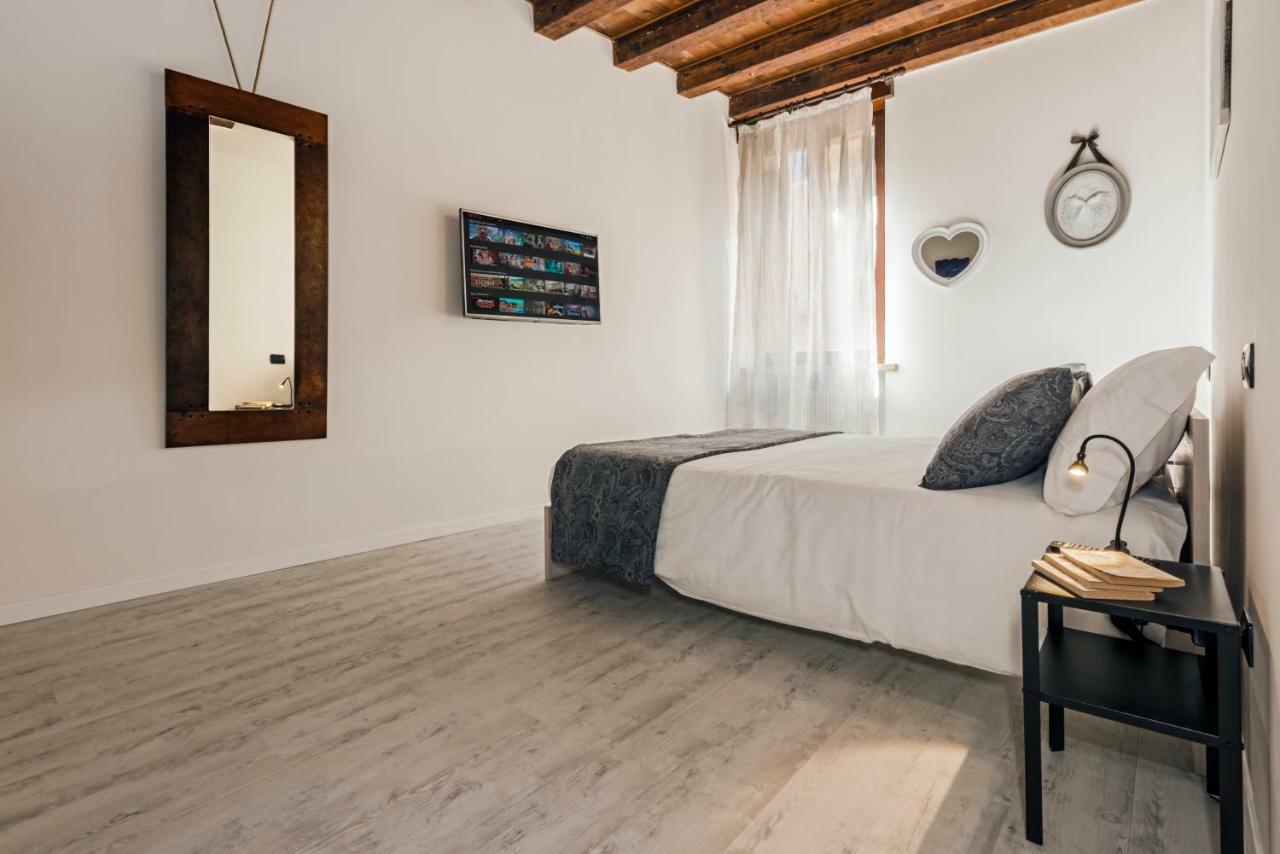 Ponte Postumio Apartment เวโรนา ภายนอก รูปภาพ